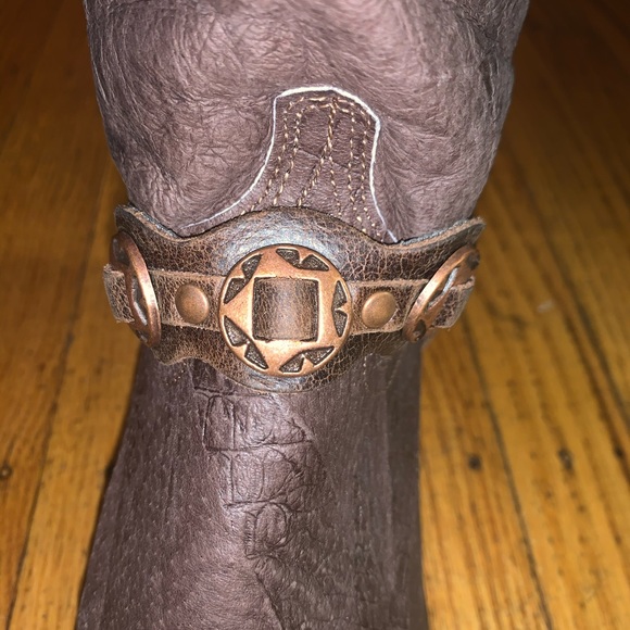 Brown cowboy boots with rose gold accents - Picture 5 of 8